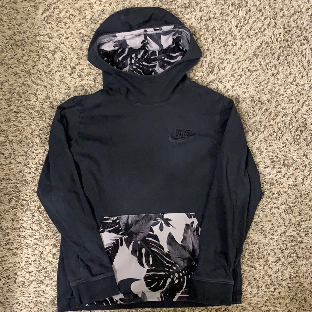 Boys lightweight Nike hoodie